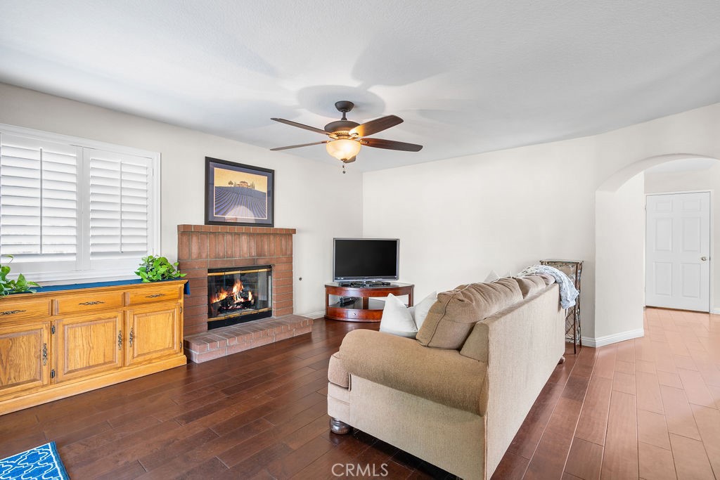 16982 Lakepointe Drive