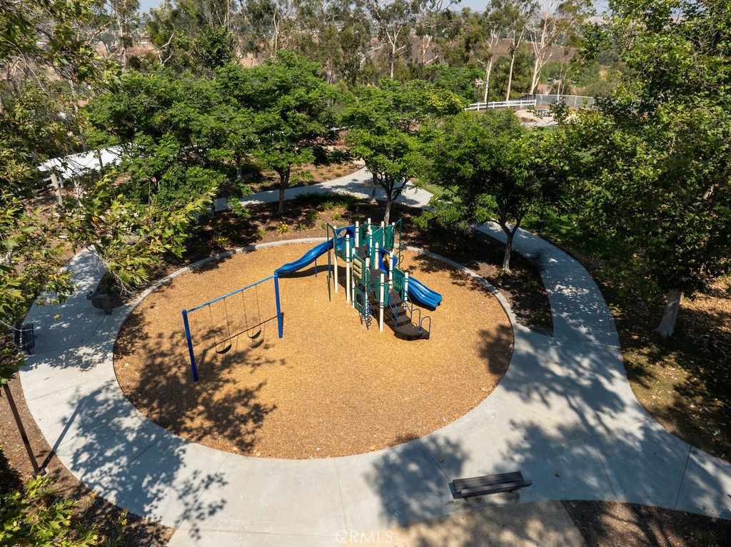 16982 Lakepointe Drive