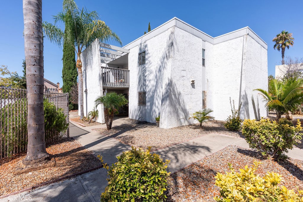 1550 S Maple Street 1