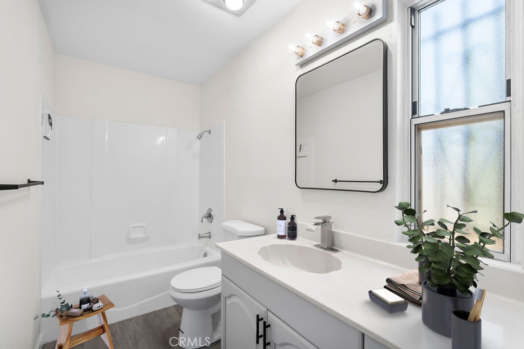 1550 S Maple Street 1