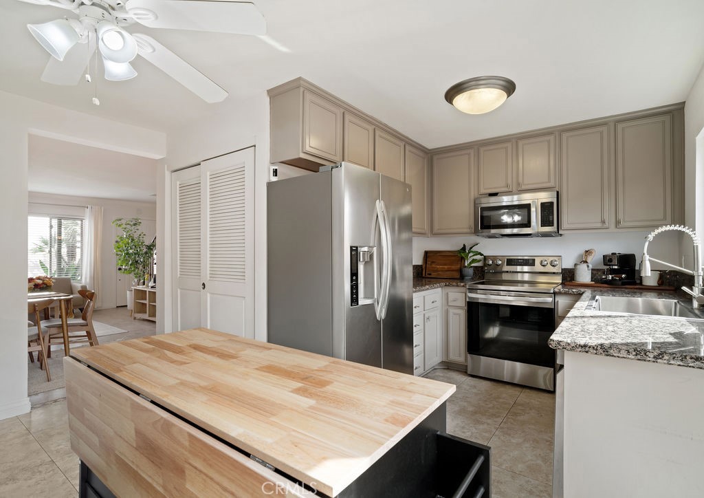 267 S Mollison Avenue 12