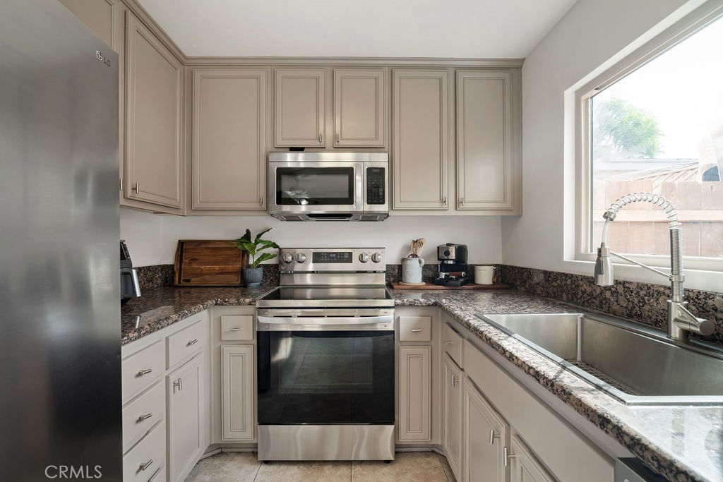 267 S Mollison Avenue 12