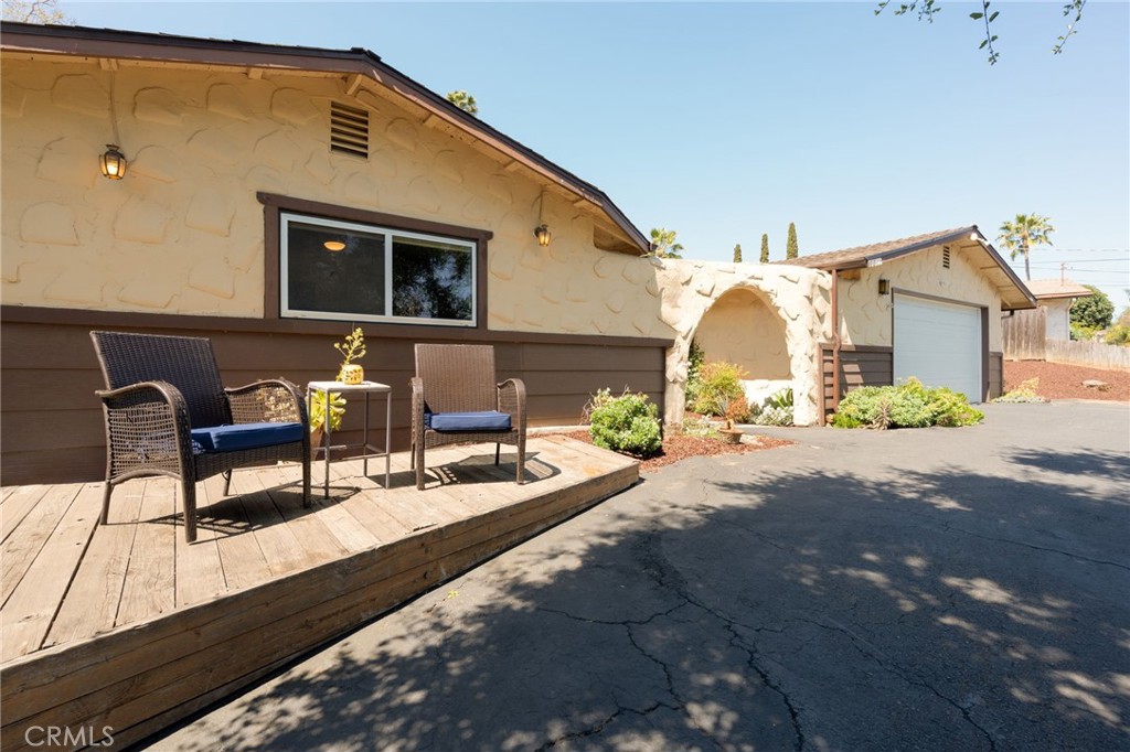 2211 Sunset Drive