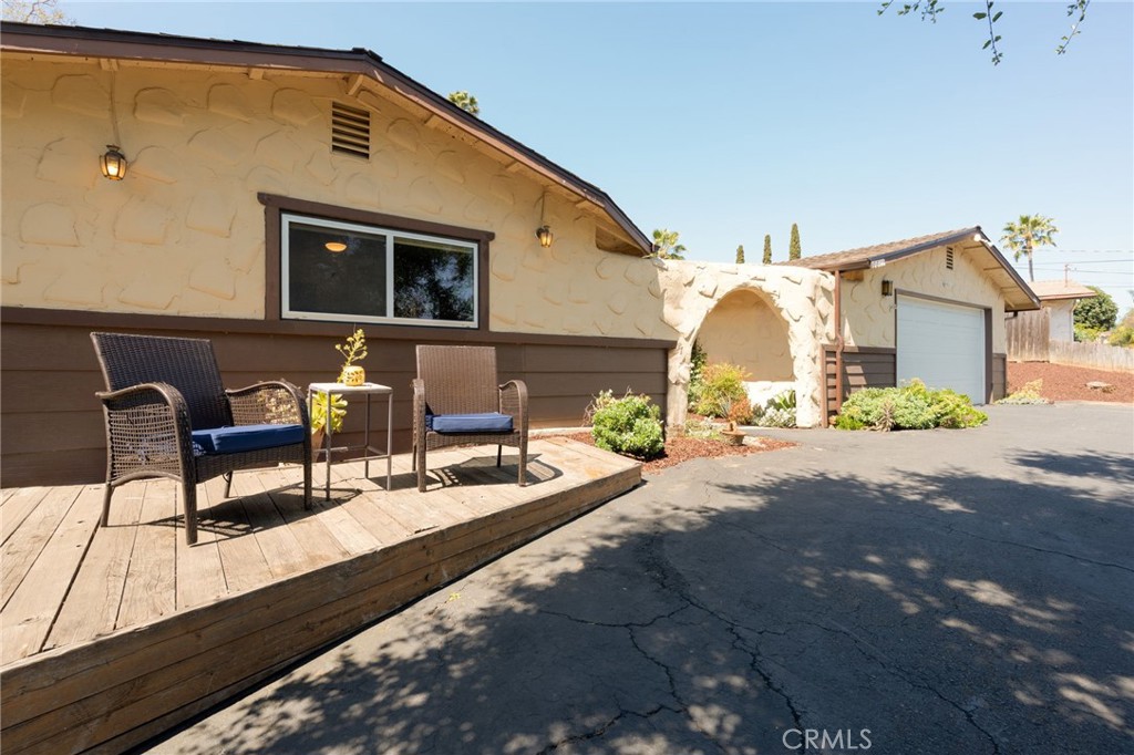 2211 Sunset Drive