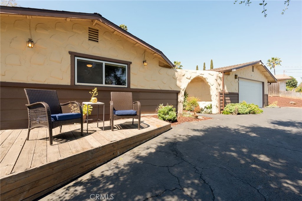 2211 Sunset Drive