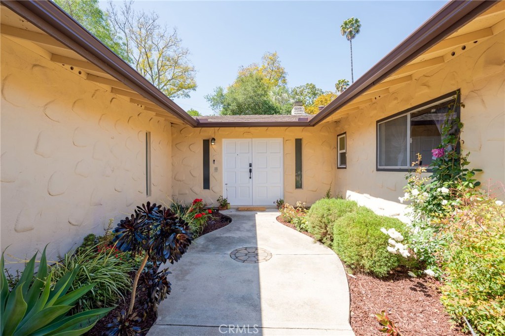 2211 Sunset Drive