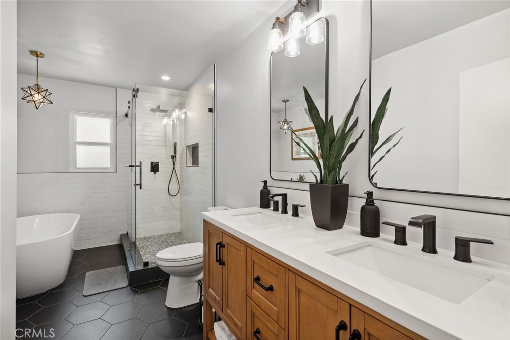 2211 Sunset Drive