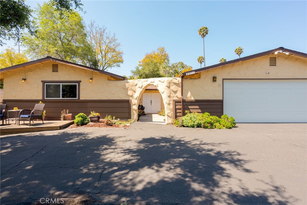 2211 Sunset Drive