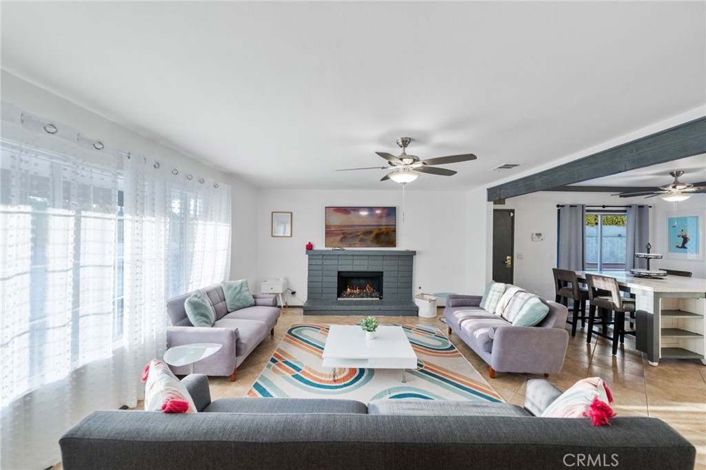 2306 Acacia Rd E