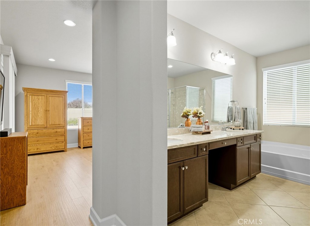 5584 Corte Del Mar