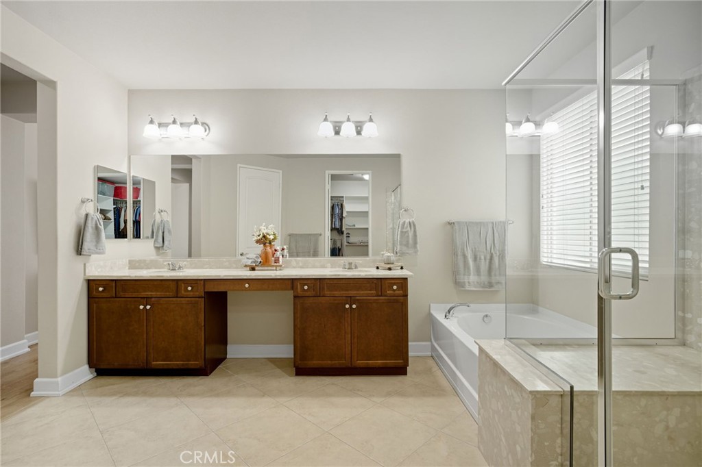 5584 Corte Del Mar