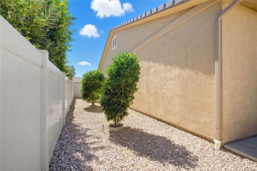 5584 Corte Del Mar