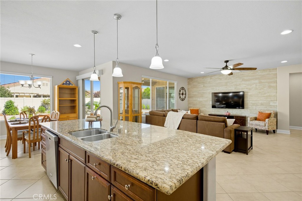 5584 Corte Del Mar
