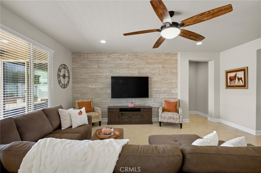5584 Corte Del Mar