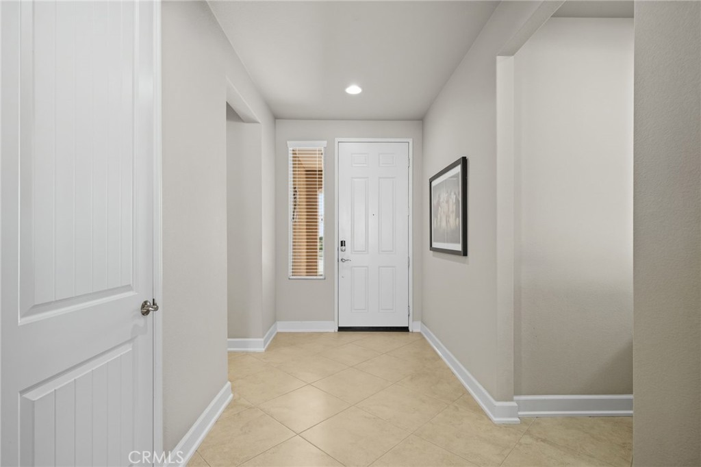 5584 Corte Del Mar
