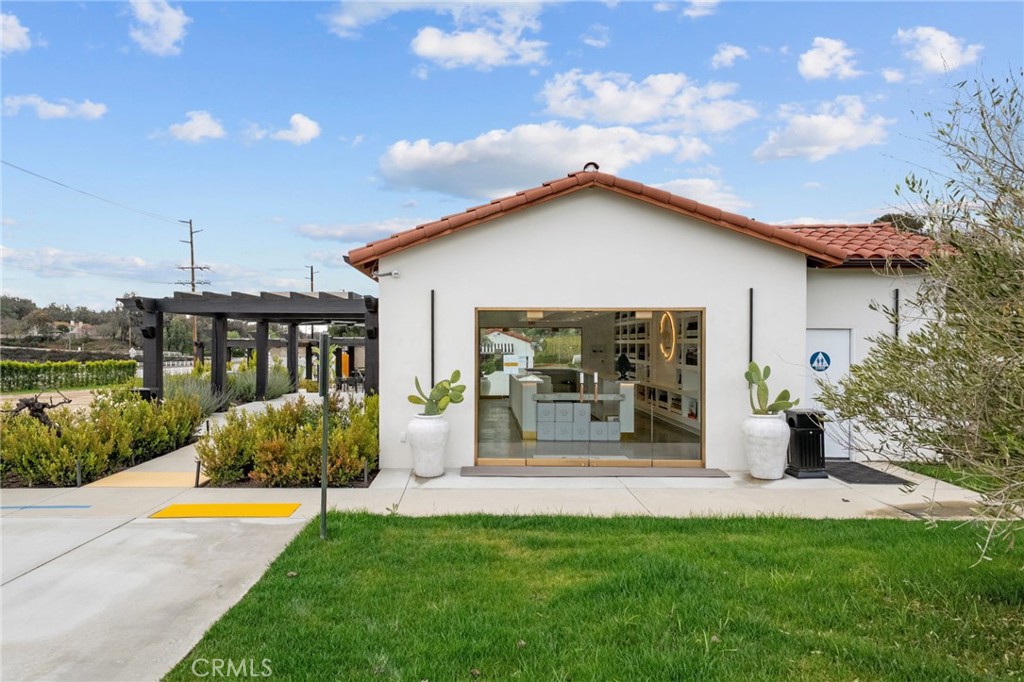 41309 Avenida Biona