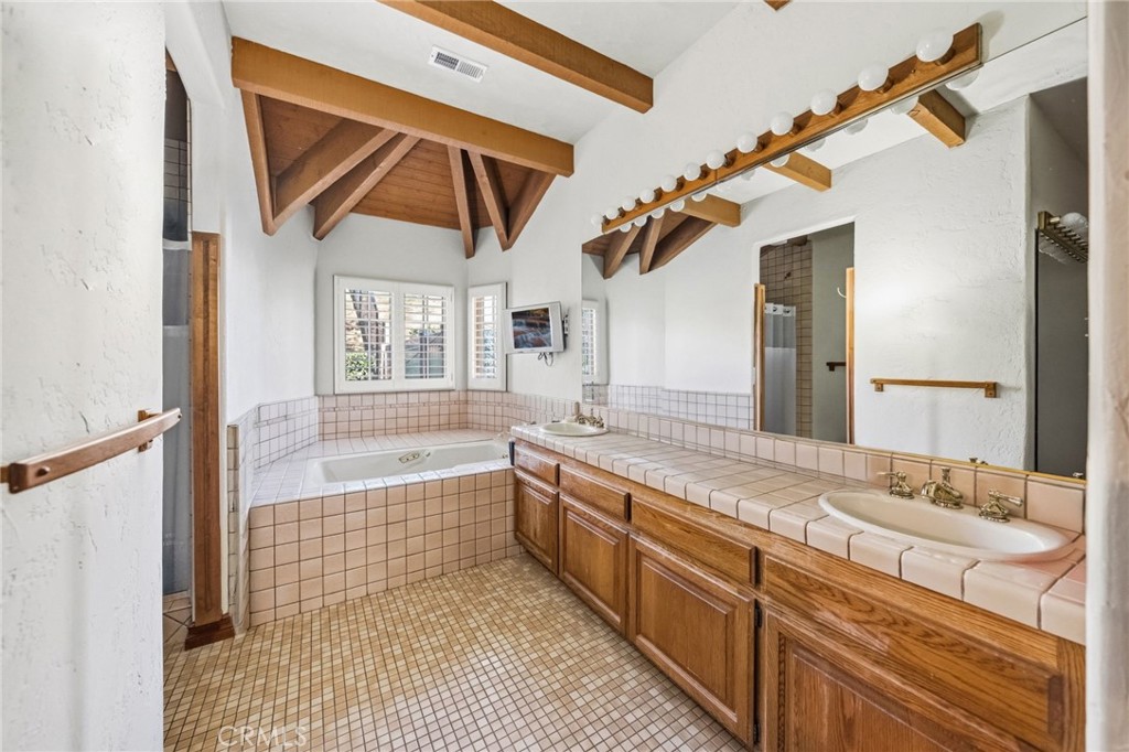 41309 Avenida Biona