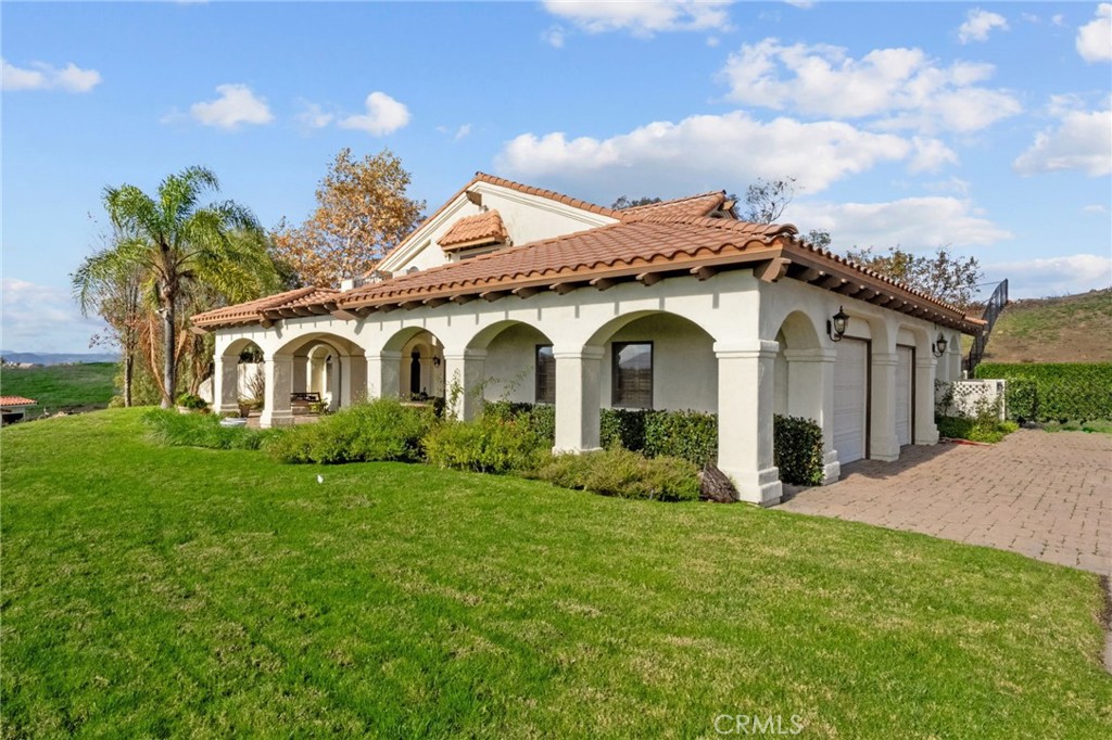 41309 Avenida Biona