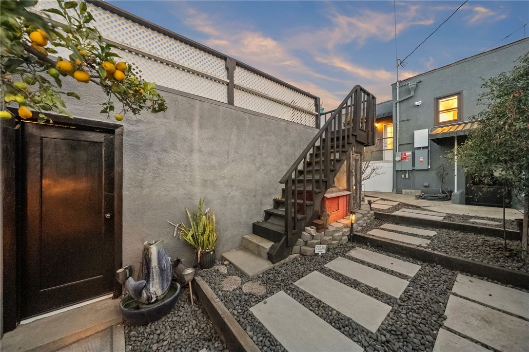 1178 W 18th Street