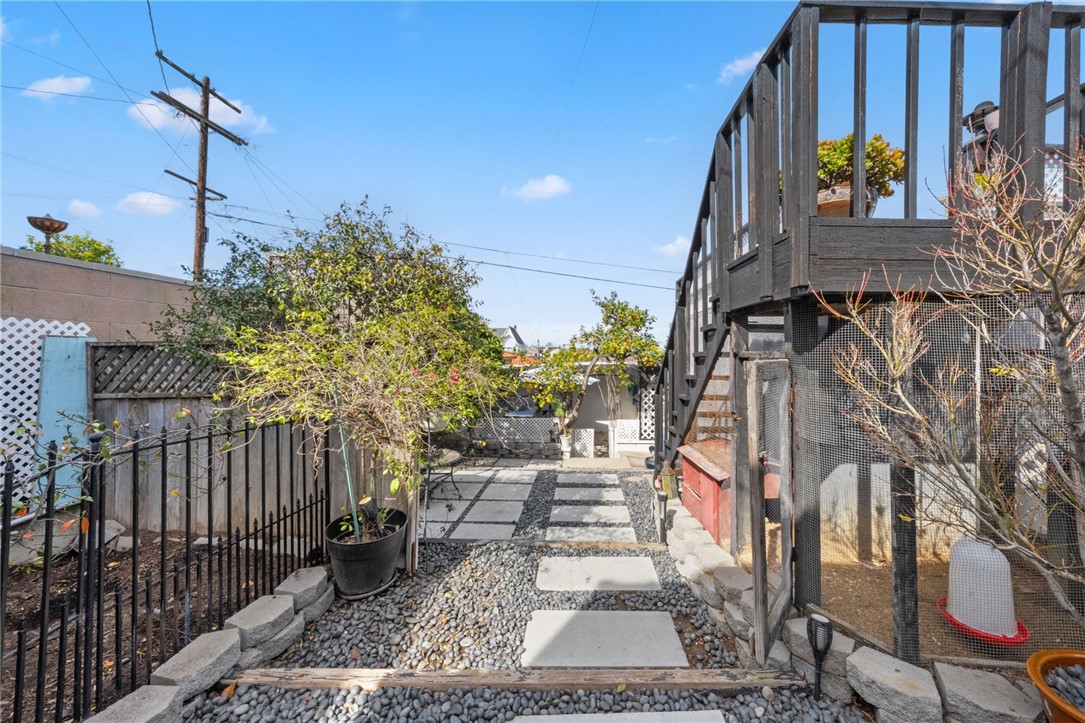 1178 W 18th Street