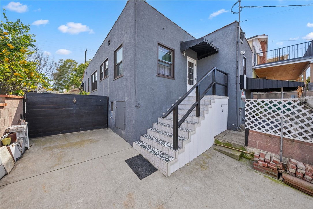 1178 W 18th Street