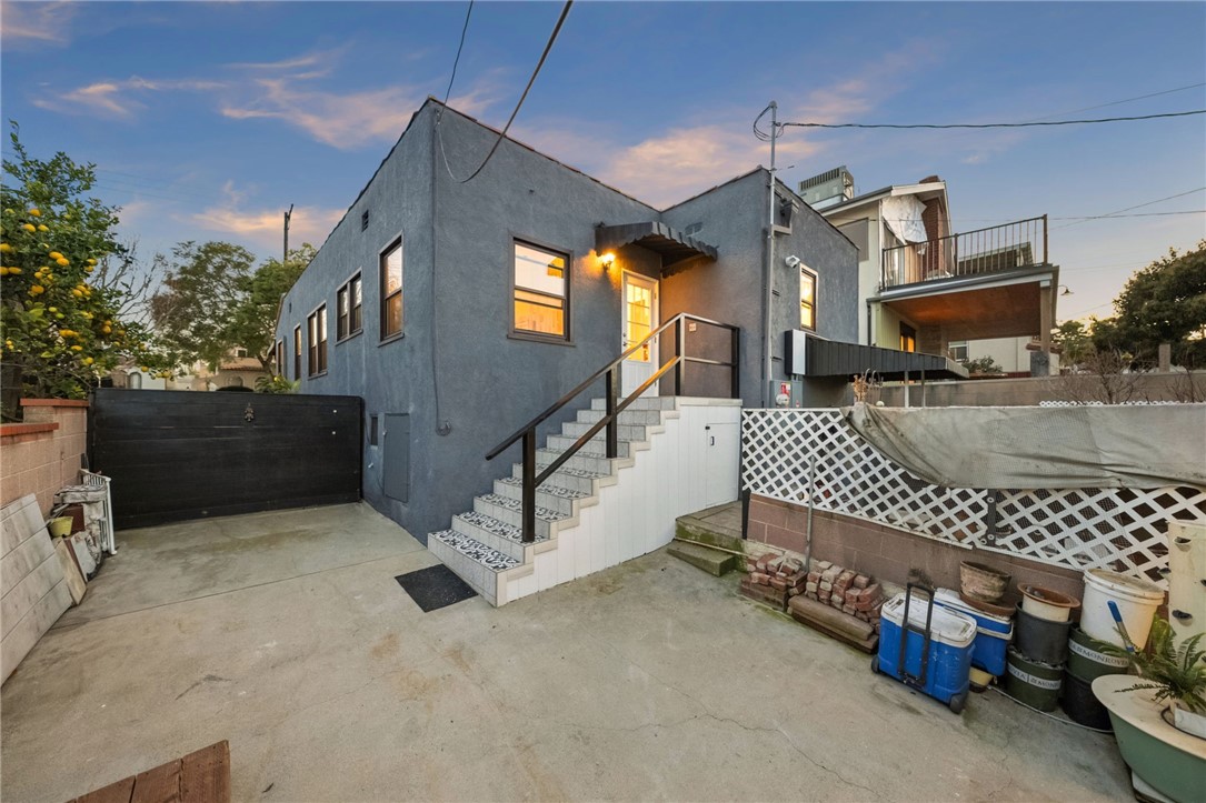 1178 W 18th Street