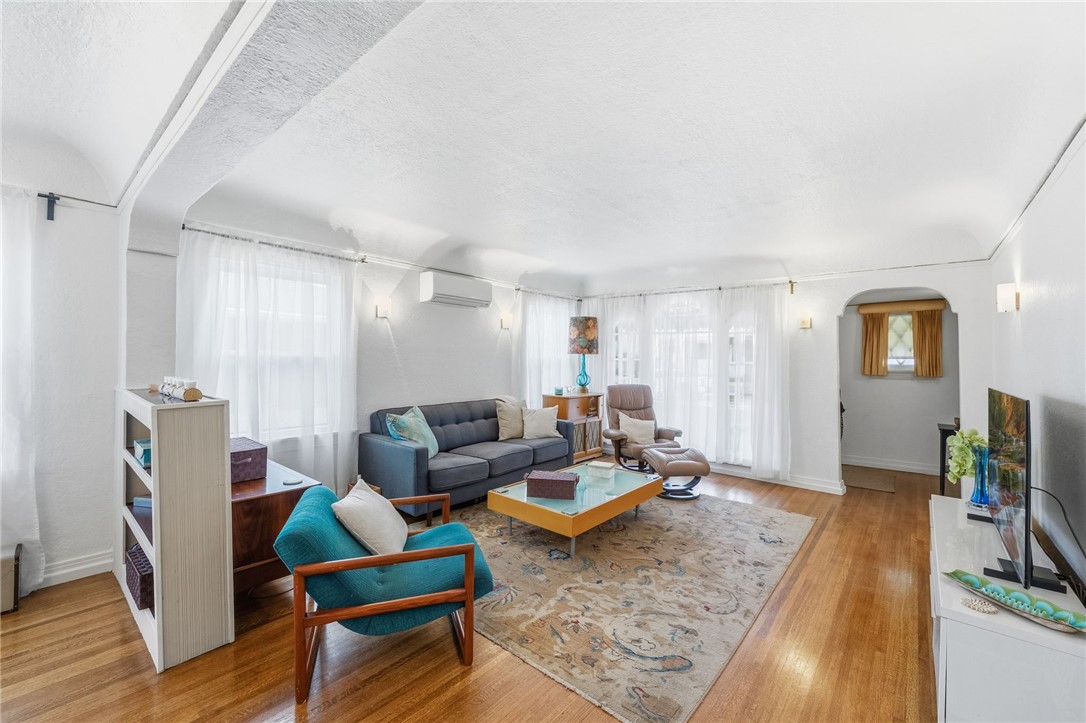 1178 W 18th Street
