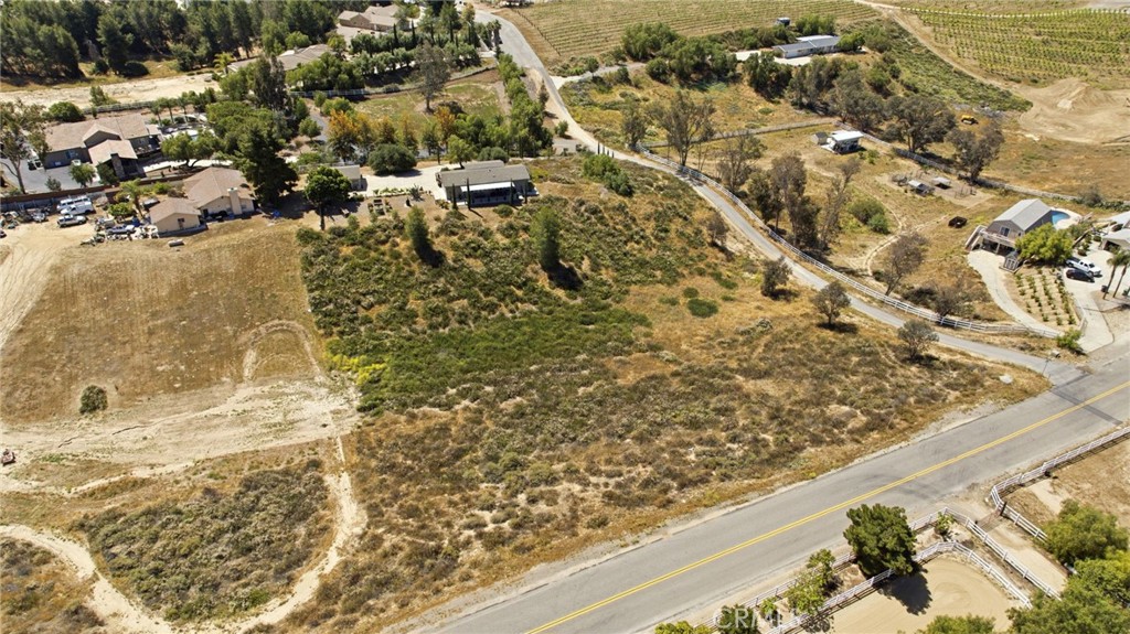 41714 Avenida De Anita