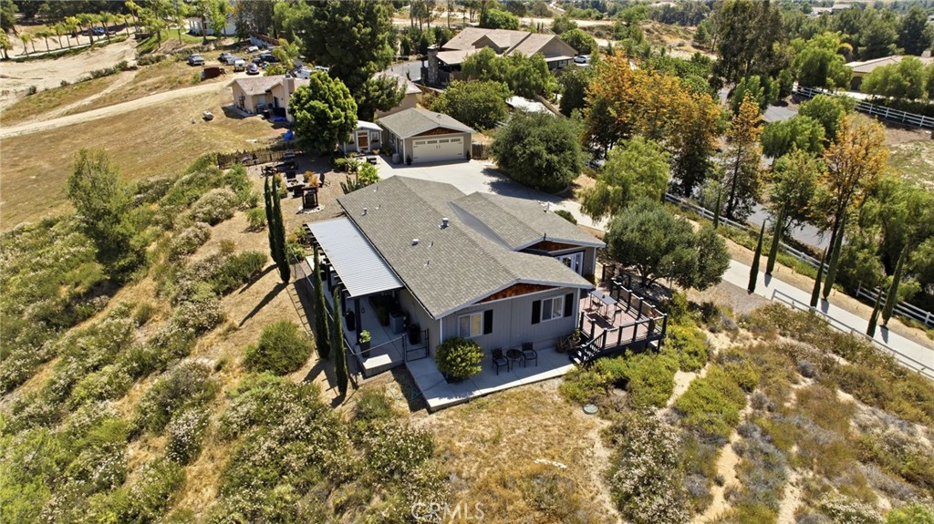 41714 Avenida De Anita