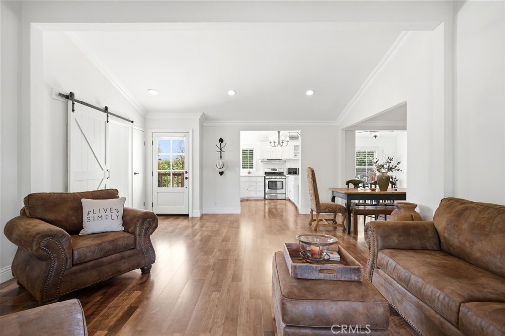 41714 Avenida De Anita