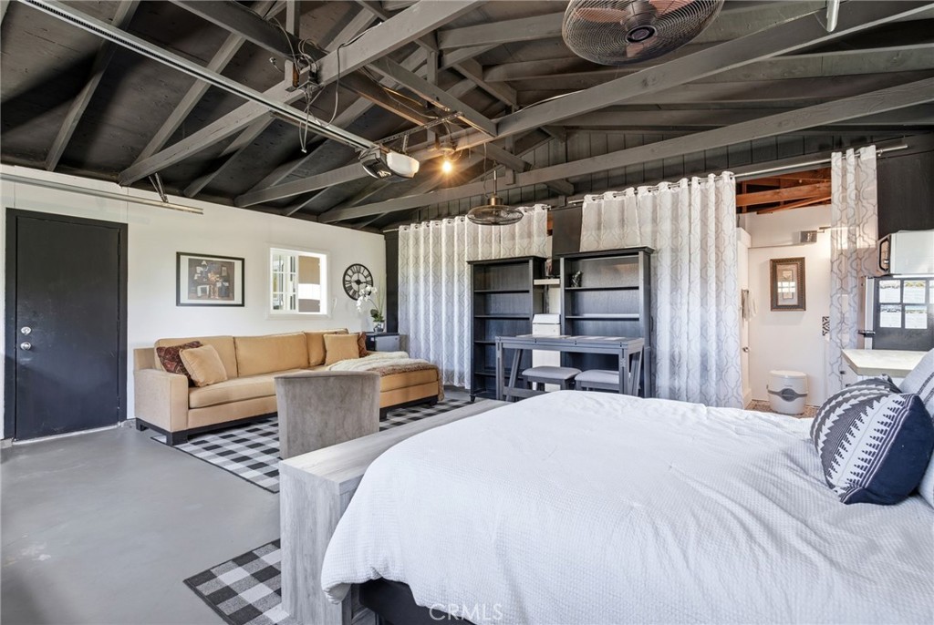 41714 Avenida De Anita