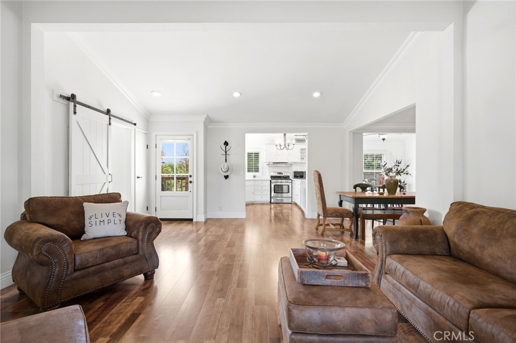 41714 Avenida De Anita