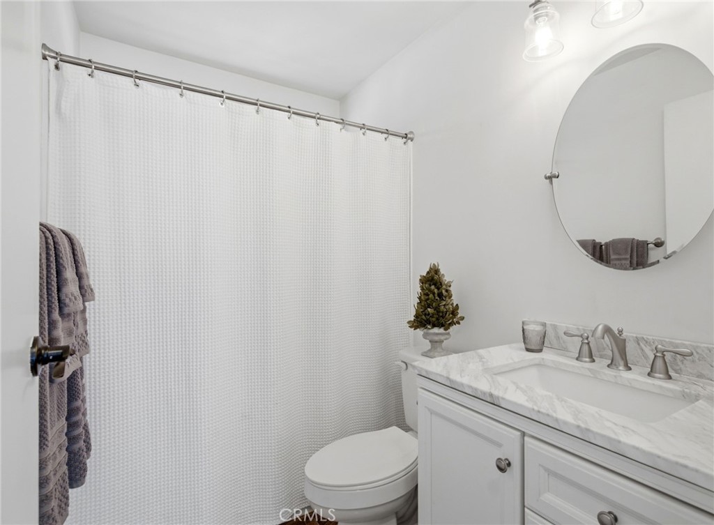 41714 Avenida De Anita