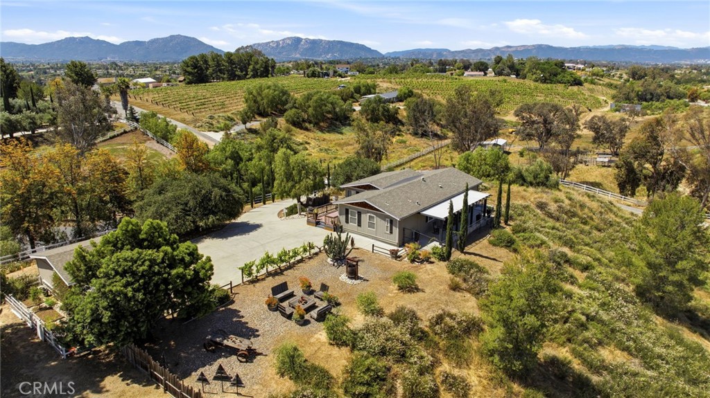 41714 Avenida De Anita