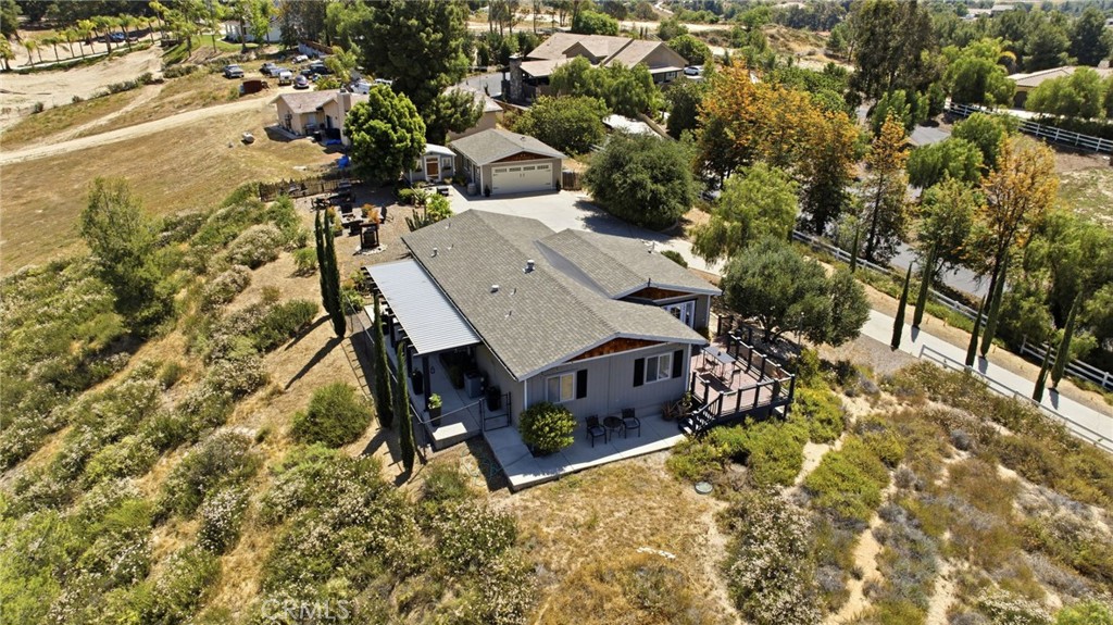 41714 Avenida De Anita