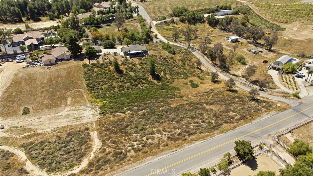 41714 Avenida De Anita