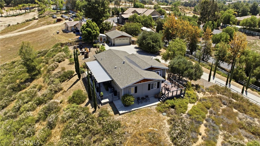 41714 Avenida De Anita