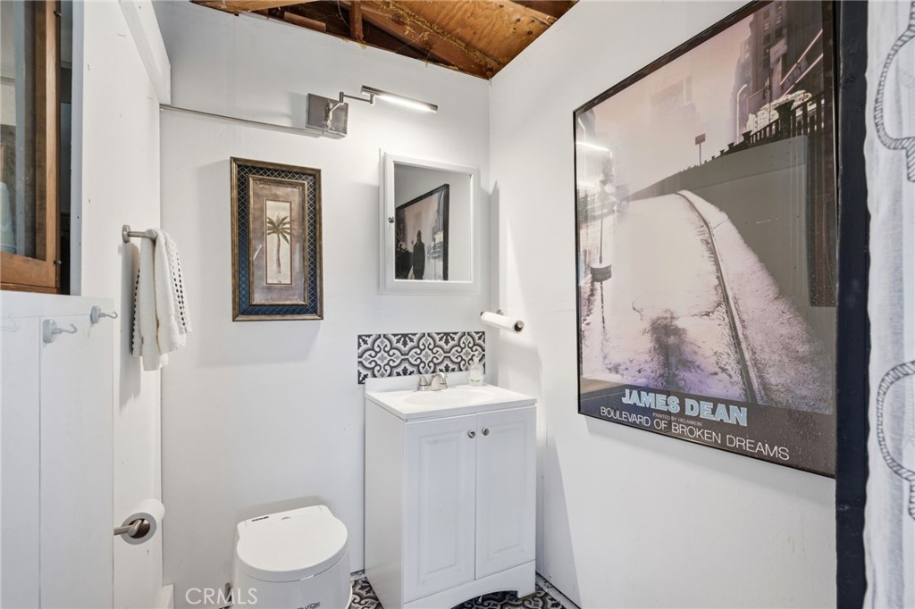 41714 Avenida De Anita