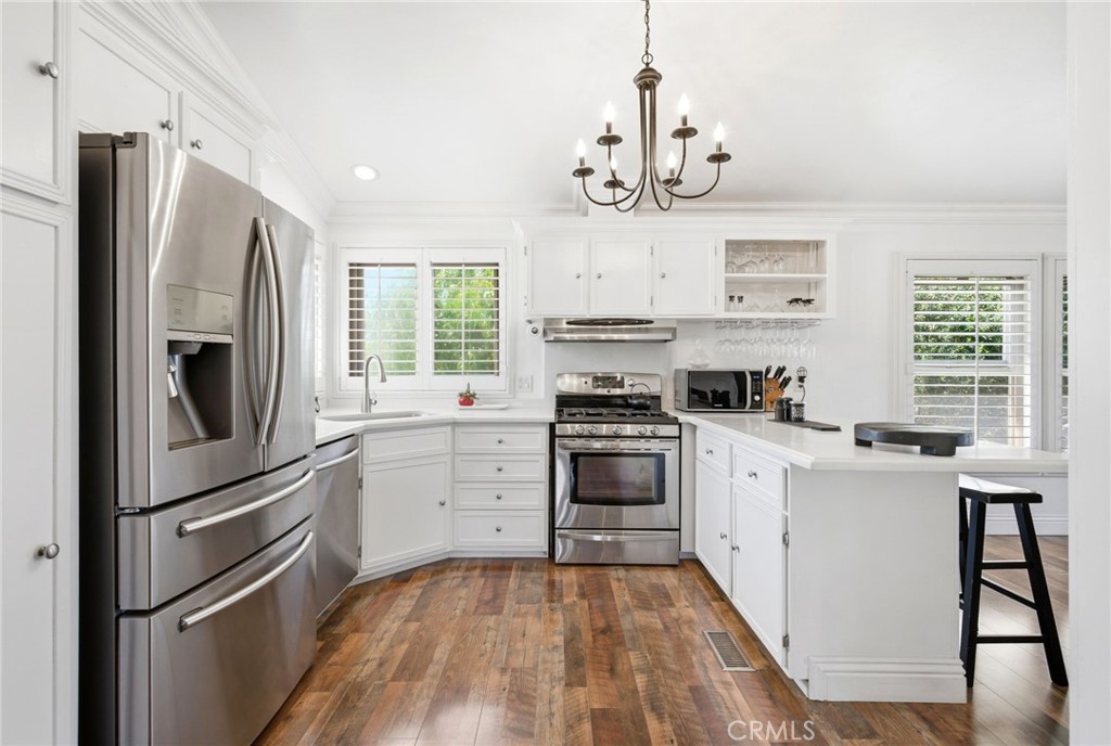 41714 Avenida De Anita