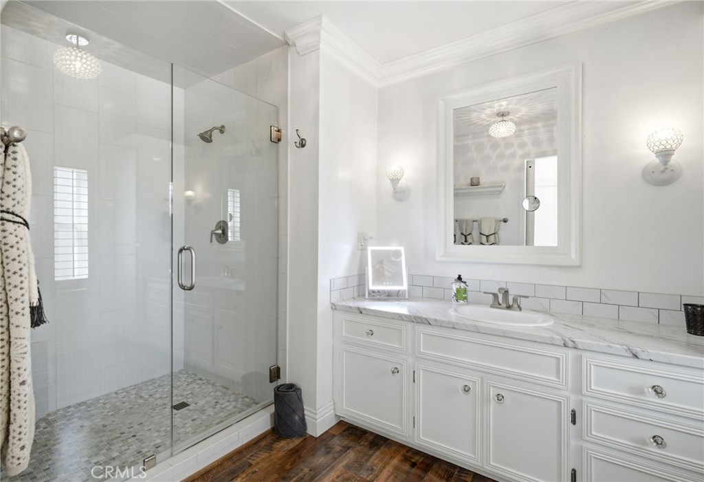41714 Avenida De Anita