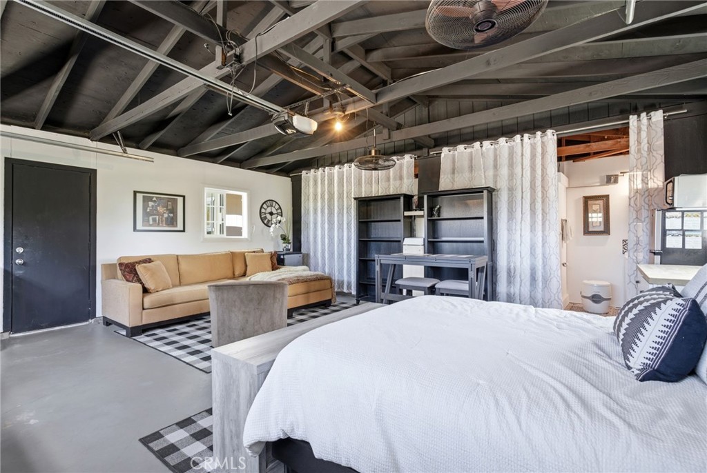 41714 Avenida De Anita