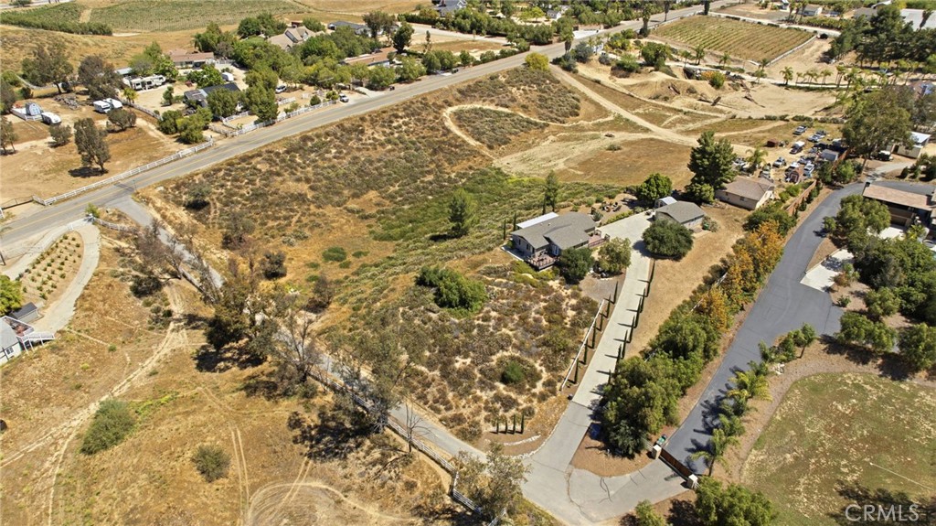 41714 Avenida De Anita