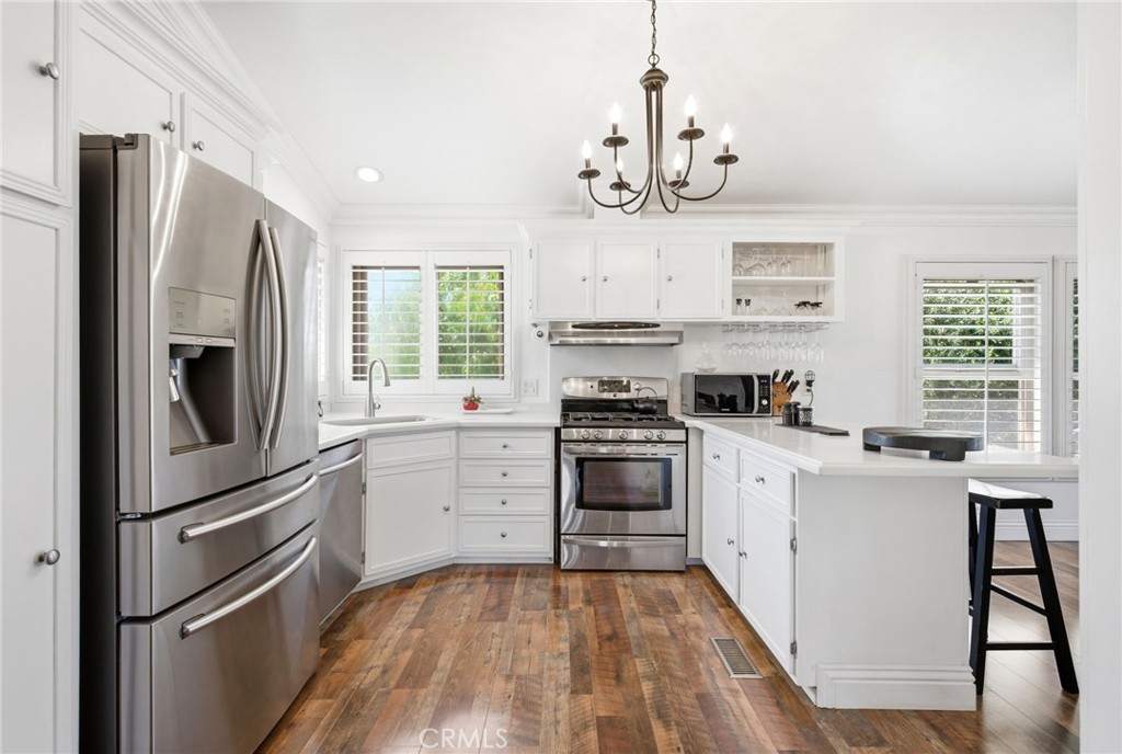 41714 Avenida De Anita