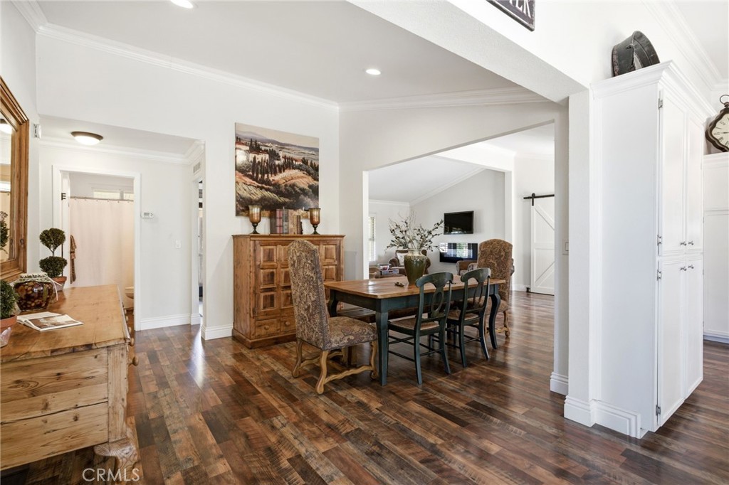 41714 Avenida De Anita
