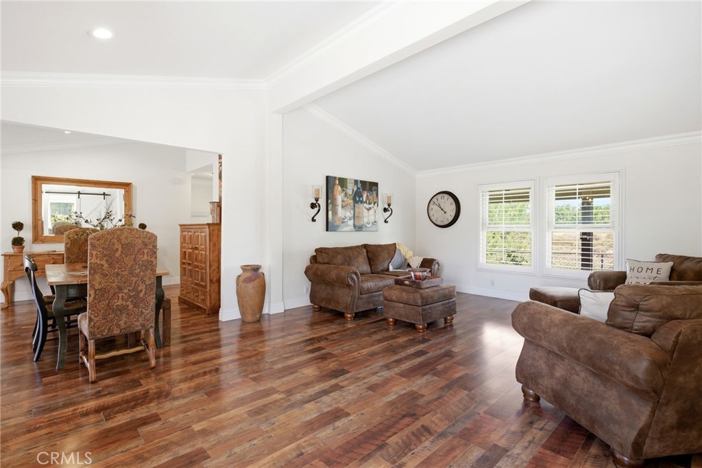 41714 Avenida De Anita