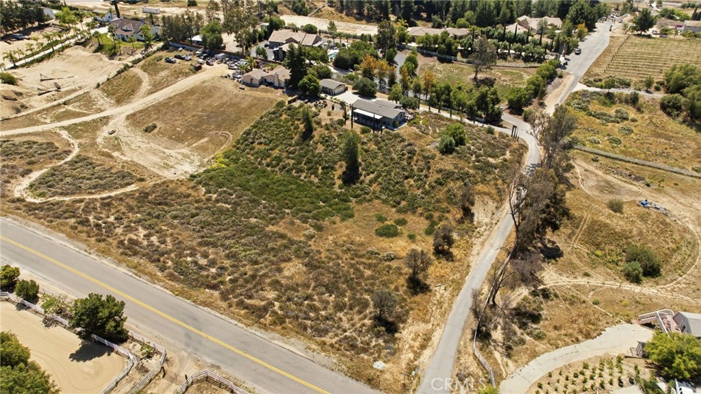 41714 Avenida De Anita