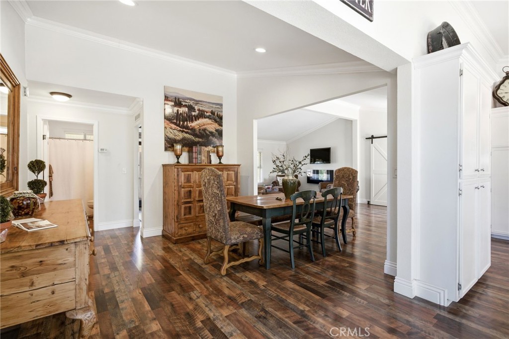 41714 Avenida De Anita