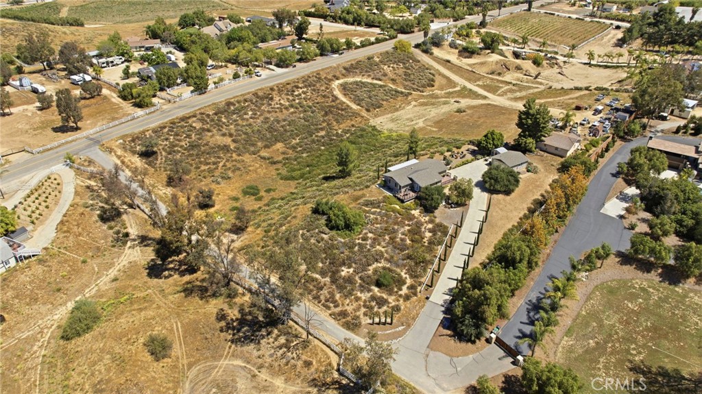 41714 Avenida De Anita