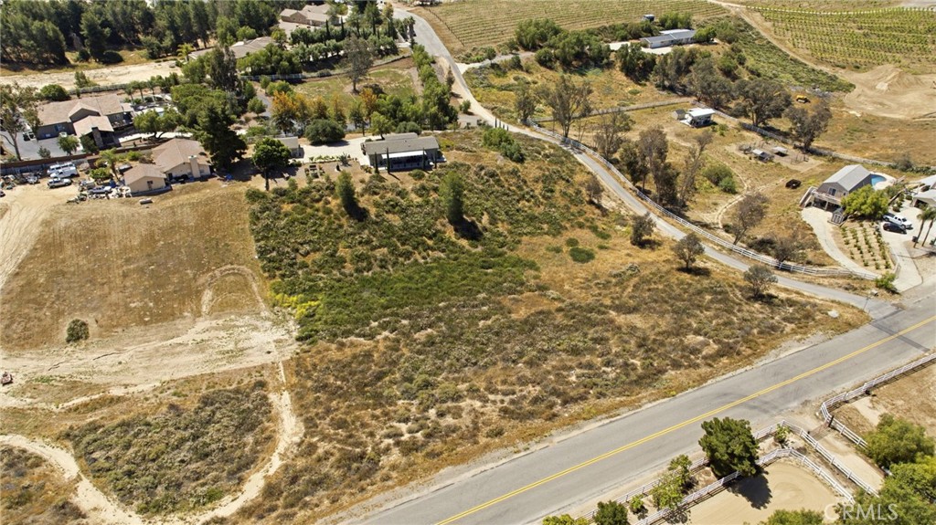 41714 Avenida De Anita