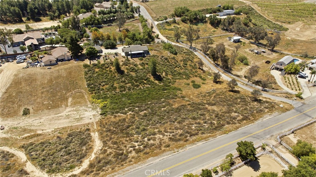 41714 Avenida De Anita